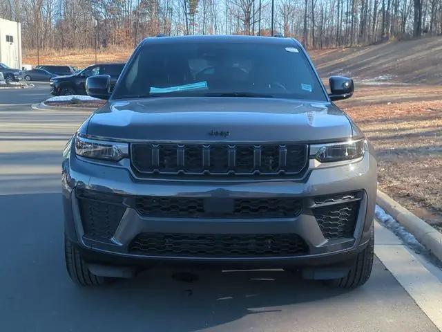 2026 Jeep Grand Cherokee Altitude 4x4