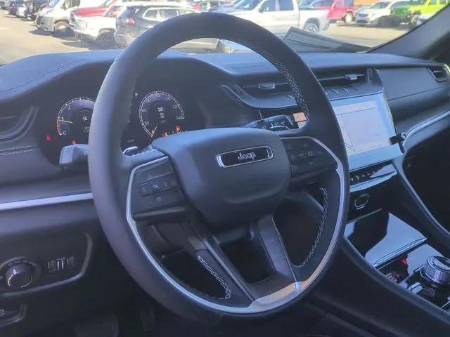 2026 Jeep Grand Cherokee Altitude 4x4