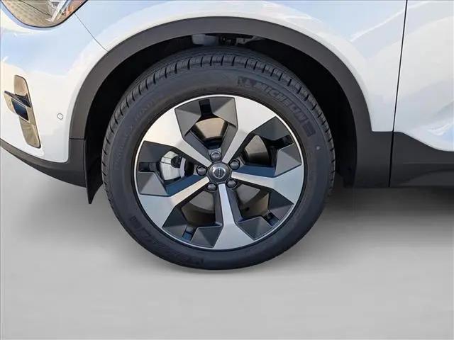2026 Volvo XC40 Plus, B5 AWD Gas (mild hybrid), Dark