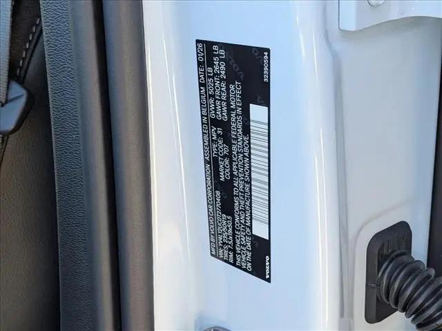 2026 Volvo XC40 Plus, B5 AWD Gas (mild hybrid), Dark