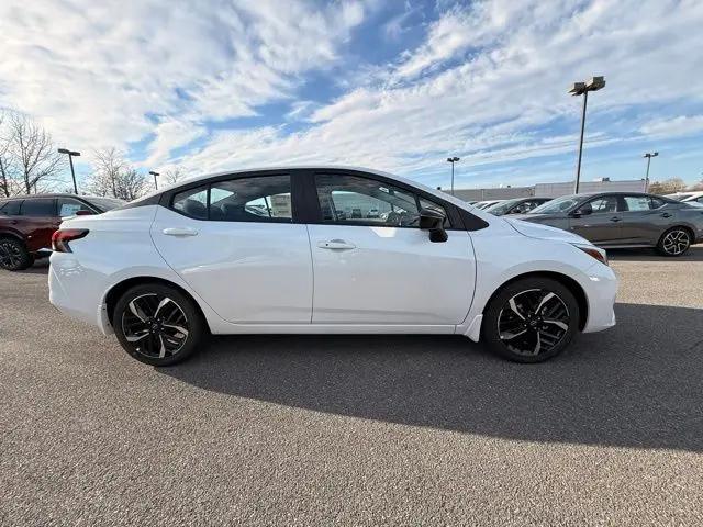 2025 Nissan Versa 1.6 SR