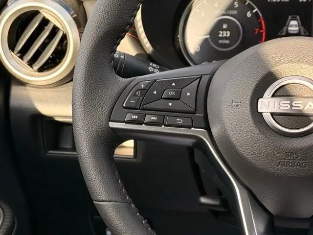 2025 Nissan Versa 1.6 SR