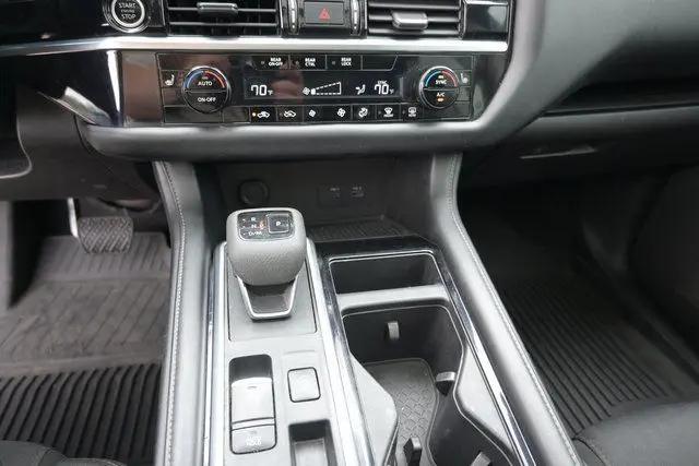 2024 Nissan Pathfinder SV FWD