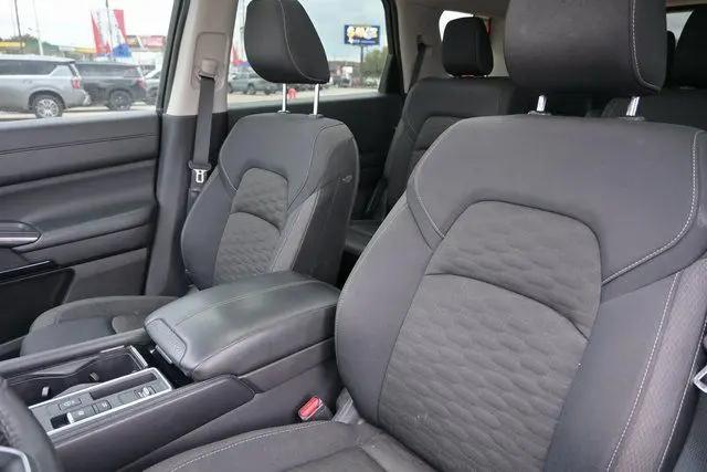 2024 Nissan Pathfinder SV FWD