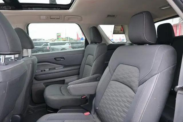2024 Nissan Pathfinder SV FWD