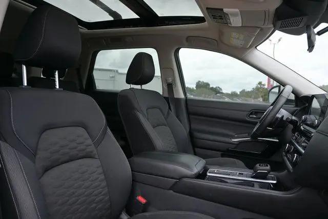 2024 Nissan Pathfinder SV FWD