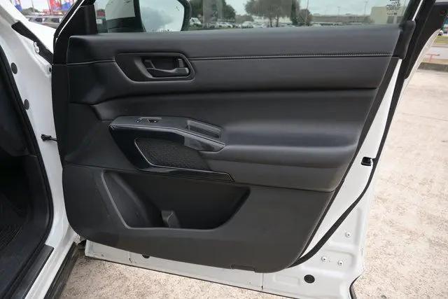 2024 Nissan Pathfinder SV FWD