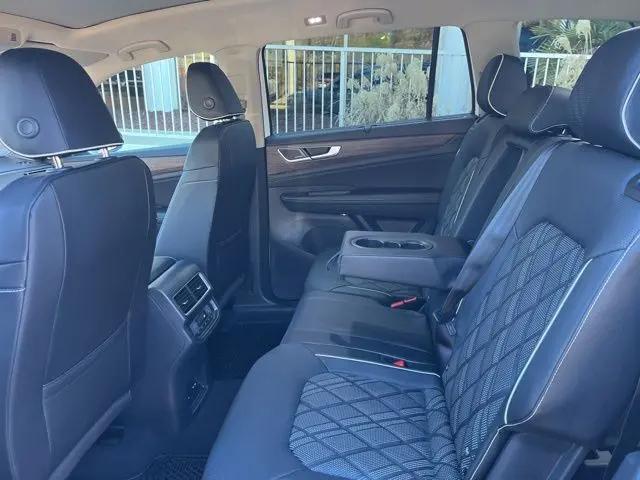 2026 Volkswagen Atlas SEL Premium R-Line