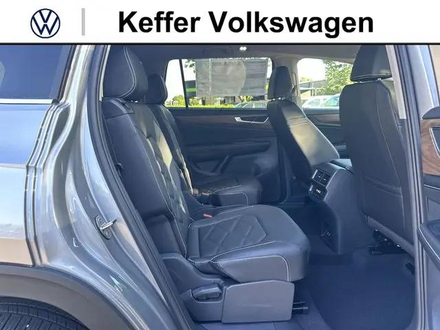 2026 Volkswagen Atlas SE with Technology
