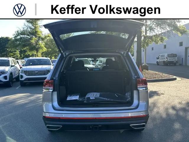 2026 Volkswagen Atlas SE with Technology