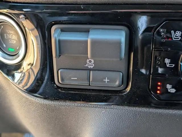 2026 GMC Sierra 1500 Crew Cab, Short Bed, SLT, RWD