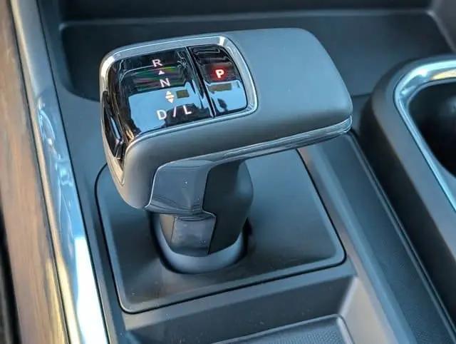 2026 GMC Sierra 1500 Crew Cab, Short Bed, SLT, RWD