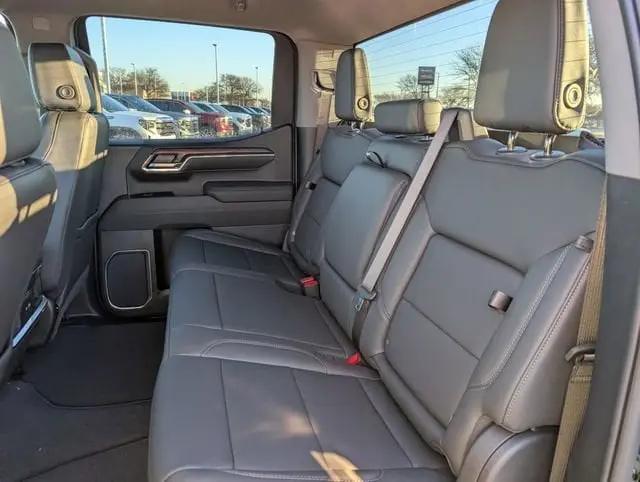 2026 GMC Sierra 1500 Crew Cab, Short Bed, SLT, RWD
