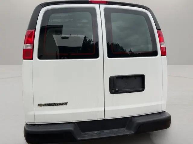 2025 Chevrolet Express Cargo Van RWD 2500 Regular Wheelbase WT