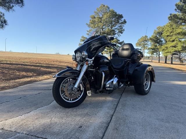 2016 Harley-Davidson Tri Glide Ultra FLHTCUTG