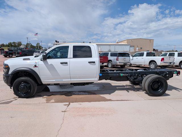 2026 RAM Ram 5500 Chassis Cab RAM 5500 TRADESMAN CHASSIS CREW CAB 4X4 84 CA