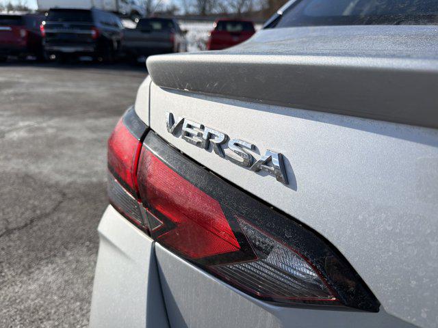 2025 Nissan Versa 1.6 SR