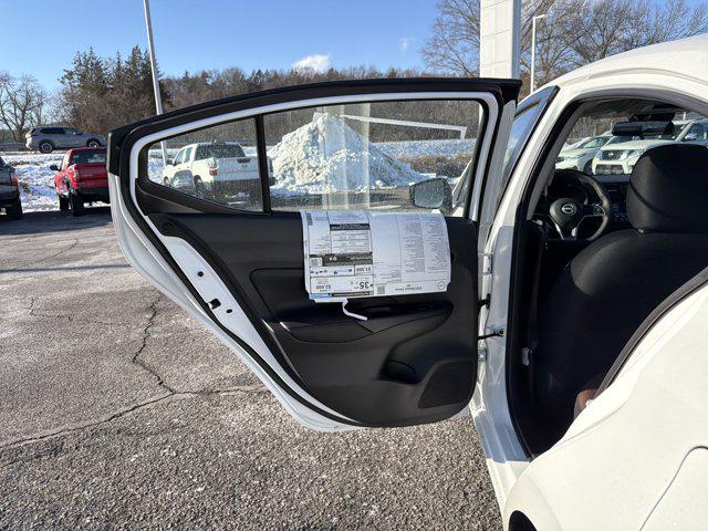 2025 Nissan Versa 1.6 SR