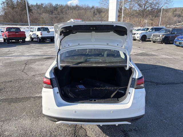 2025 Nissan Versa 1.6 SR