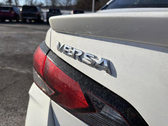 2025 Nissan Versa 1.6 SR