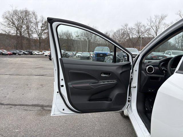 2025 Nissan Versa 1.6 SR