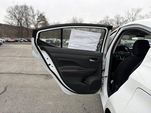 2025 Nissan Versa 1.6 SR