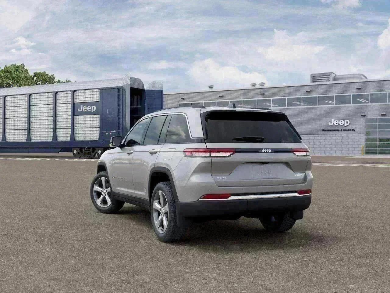 New 2026 Silver Zynith Exterior Paint Jeep Limited image 3