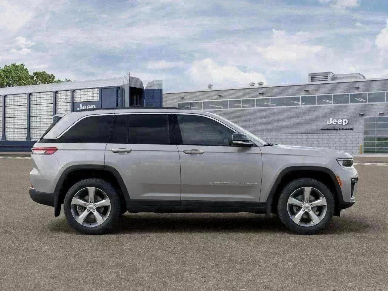 New 2026 Silver Zynith Exterior Paint Jeep Limited image 21