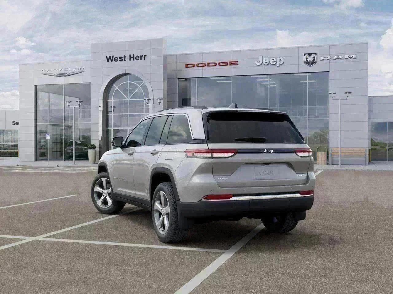 New 2026 Silver Zynith Exterior Paint Jeep Limited image 29