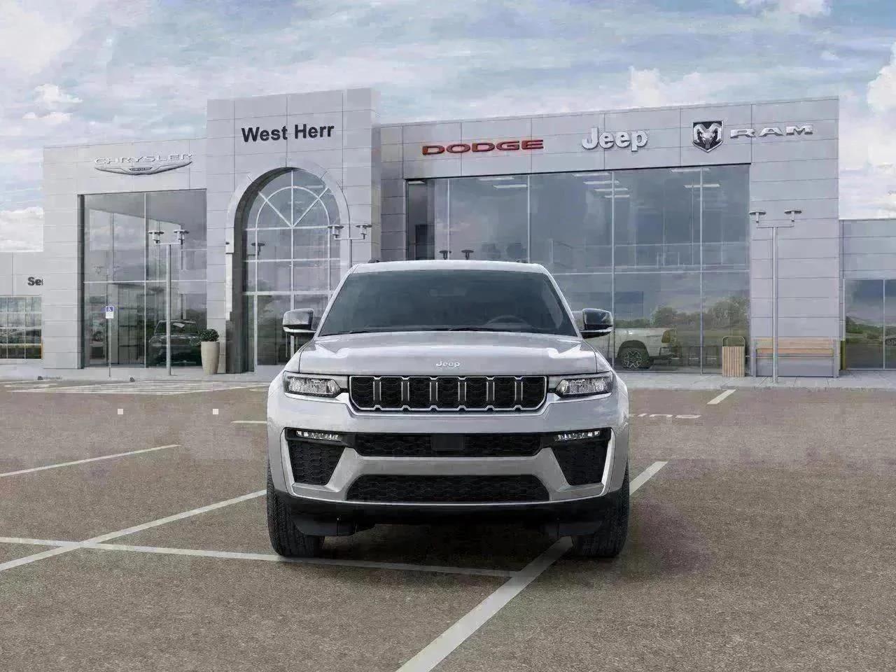 New 2026 Silver Zynith Exterior Paint Jeep Limited image 32