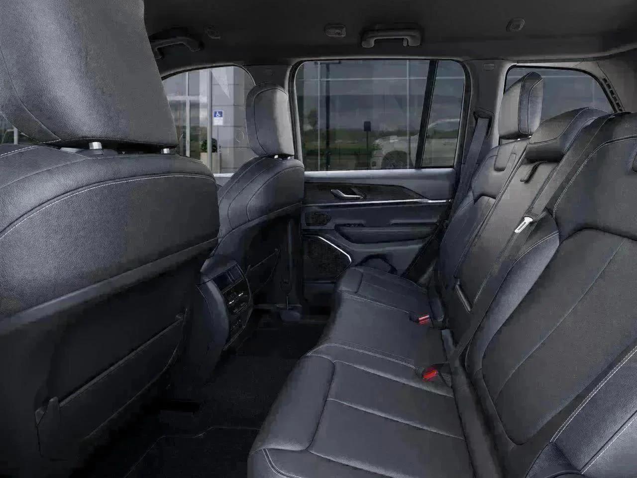 New 2026 Silver Zynith Exterior Paint Jeep Limited image 49