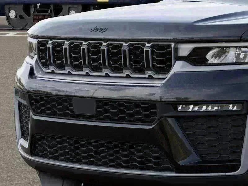 New 2026 Diamond Black Crystal Pearl-Coat Exterior Paint Jeep Limited image 11