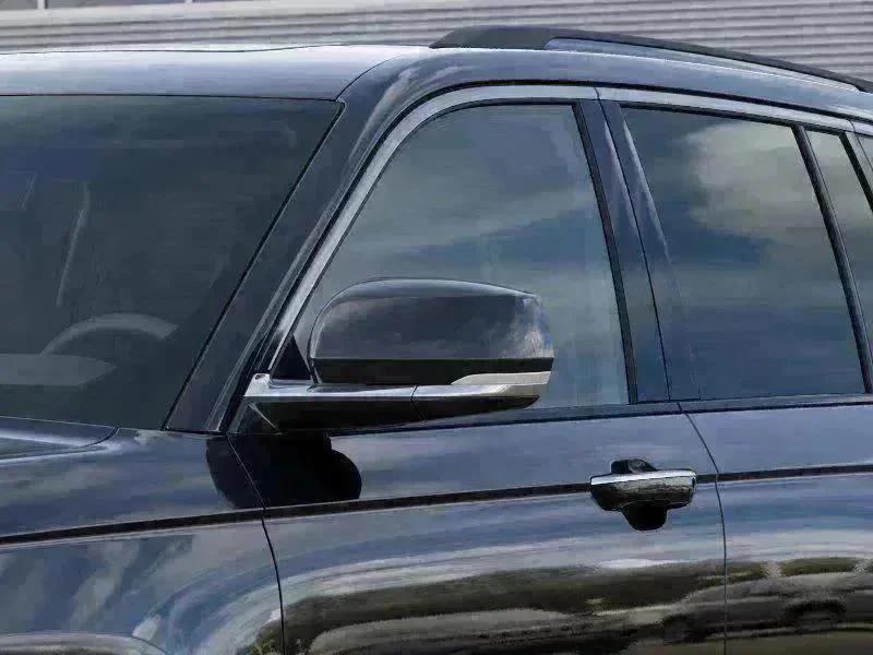 New 2026 Diamond Black Crystal Pearl-Coat Exterior Paint Jeep Limited image 12