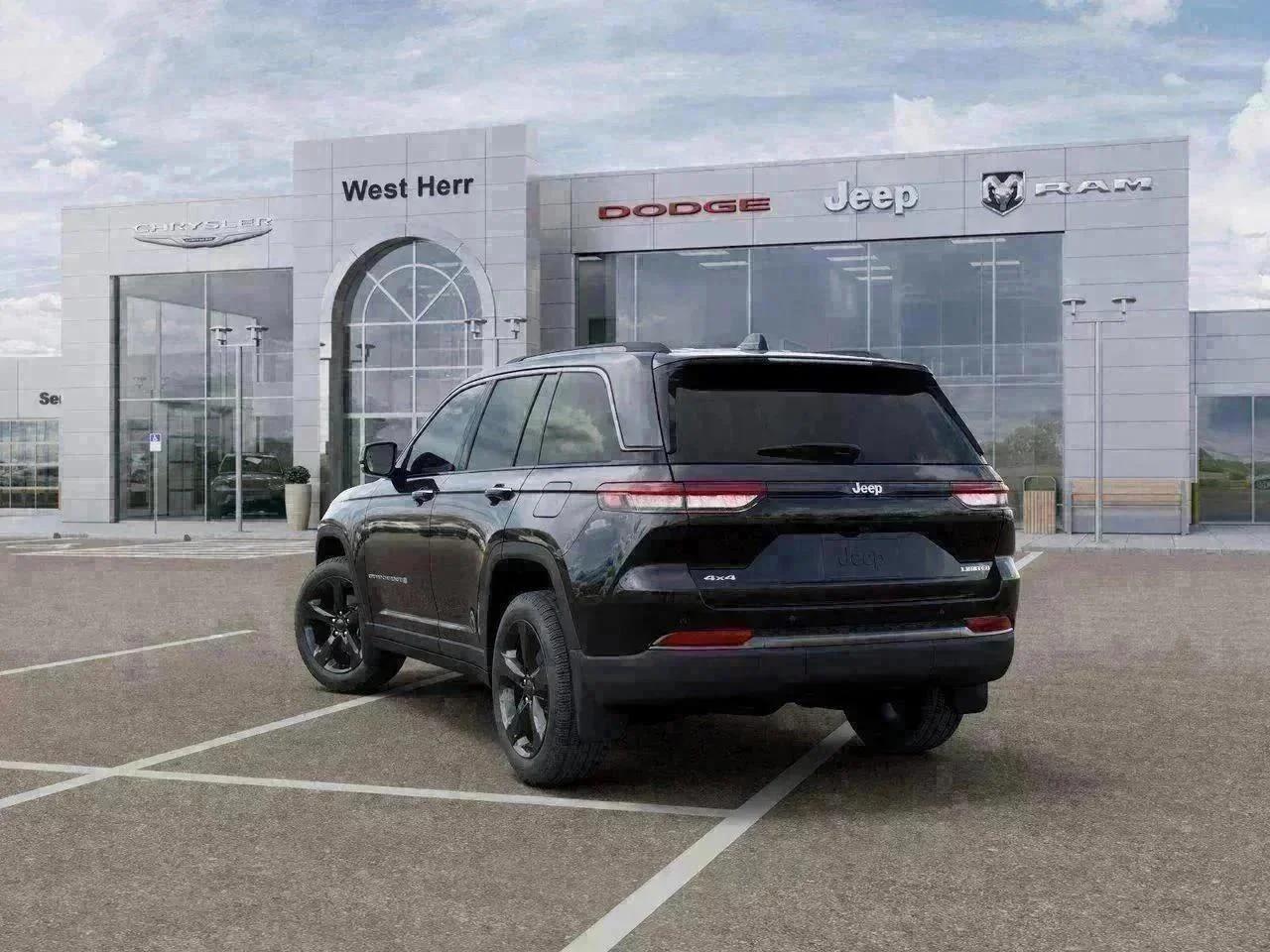 New 2026 Diamond Black Crystal Pearl-Coat Exterior Paint Jeep Limited image 29