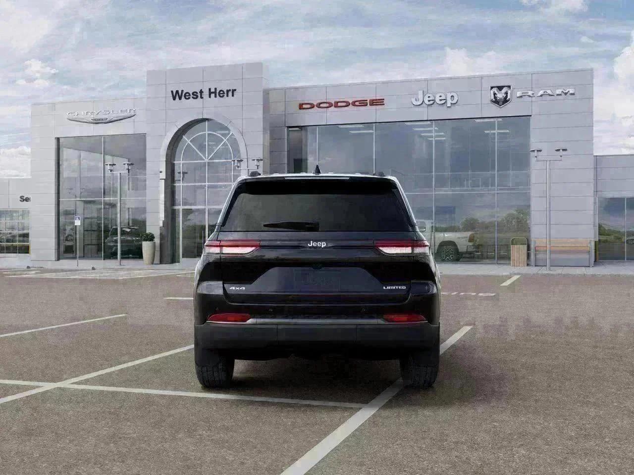 New 2026 Diamond Black Crystal Pearl-Coat Exterior Paint Jeep Limited image 33