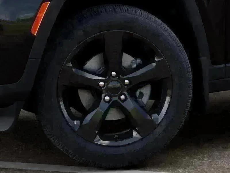 New 2026 Diamond Black Crystal Pearl-Coat Exterior Paint Jeep Limited image 34