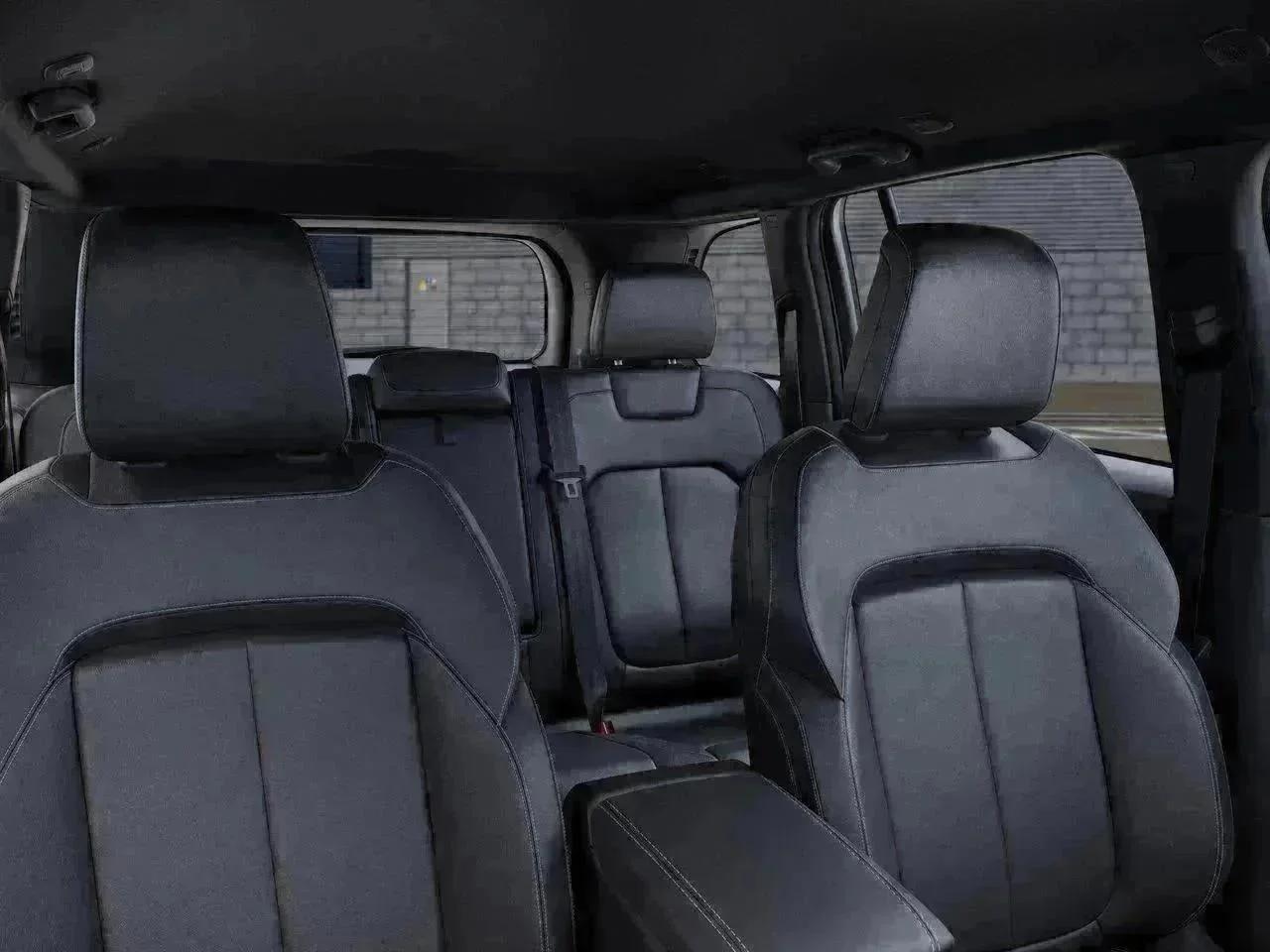 New 2026 Diamond Black Crystal Pearl-Coat Exterior Paint Jeep Limited image 26
