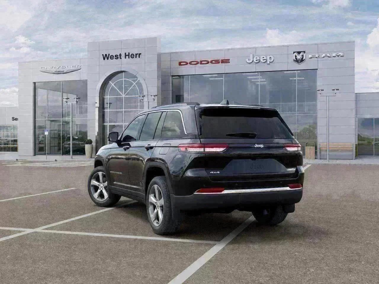 New 2026 Diamond Black Crystal Pearl-Coat Exterior Paint Jeep Limited image 29