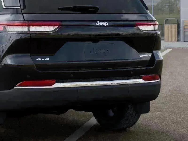 New 2026 Diamond Black Crystal Pearl-Coat Exterior Paint Jeep Limited image 39