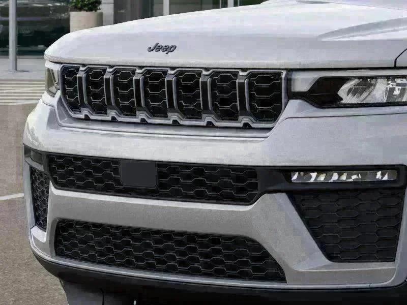 New 2026 Silver Zynith Exterior Paint Jeep Limited image 11