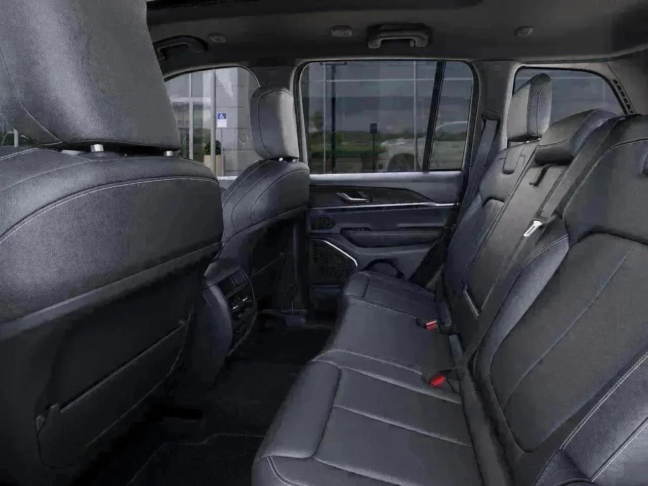 New 2026 Silver Zynith Exterior Paint Jeep Limited image 23