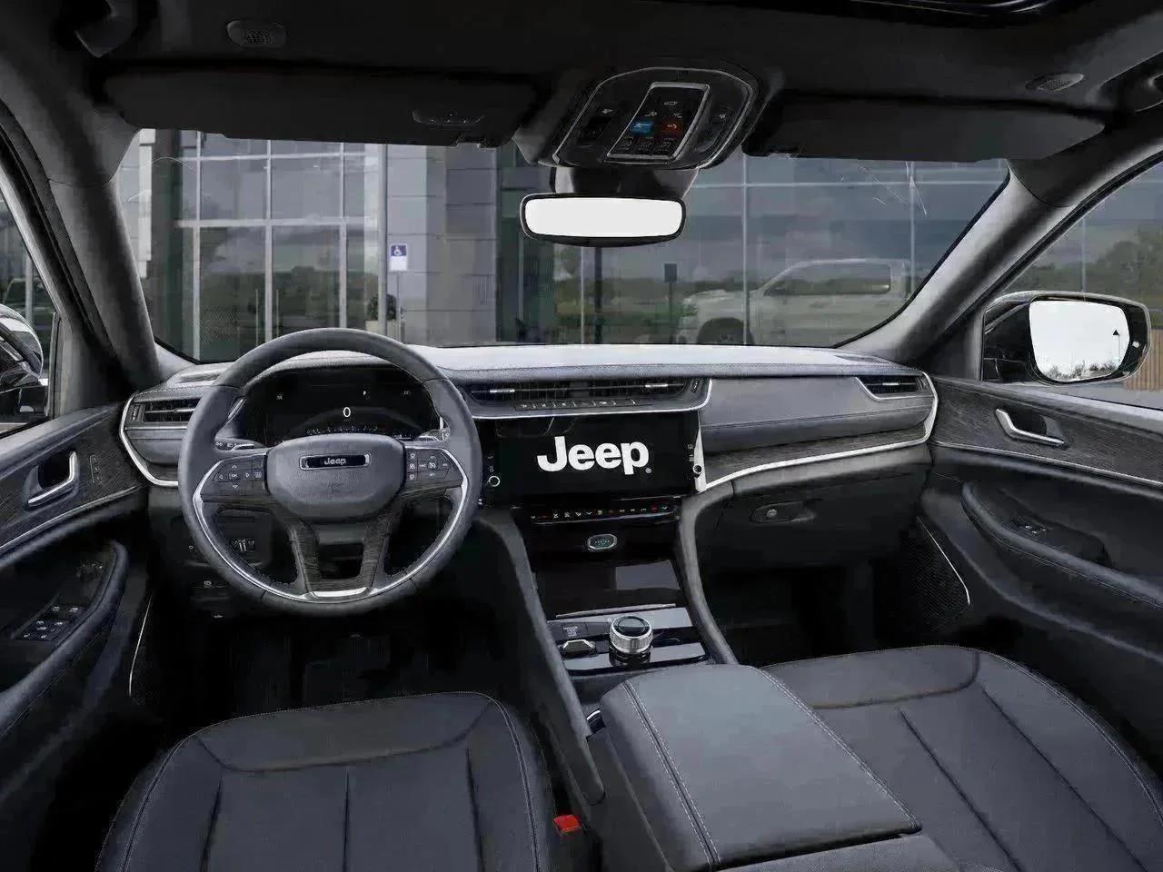 New 2026 Silver Zynith Exterior Paint Jeep Limited image 40
