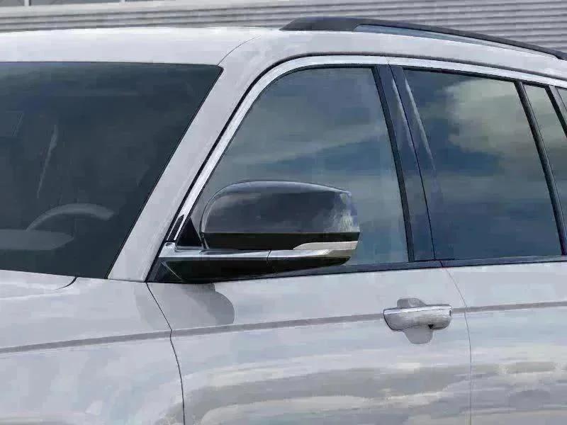 New 2026 Bright White Clear-Coat Exterior Paint Jeep Limited image 12