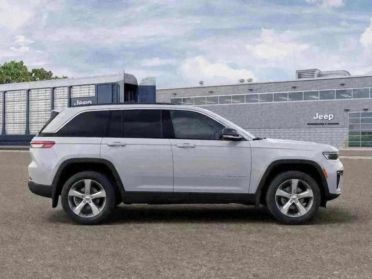 New 2026 Bright White Clear-Coat Exterior Paint Jeep Limited image 21