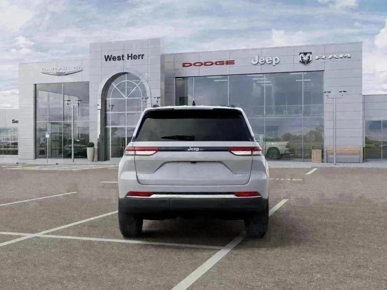 New 2026 Bright White Clear-Coat Exterior Paint Jeep Limited image 33