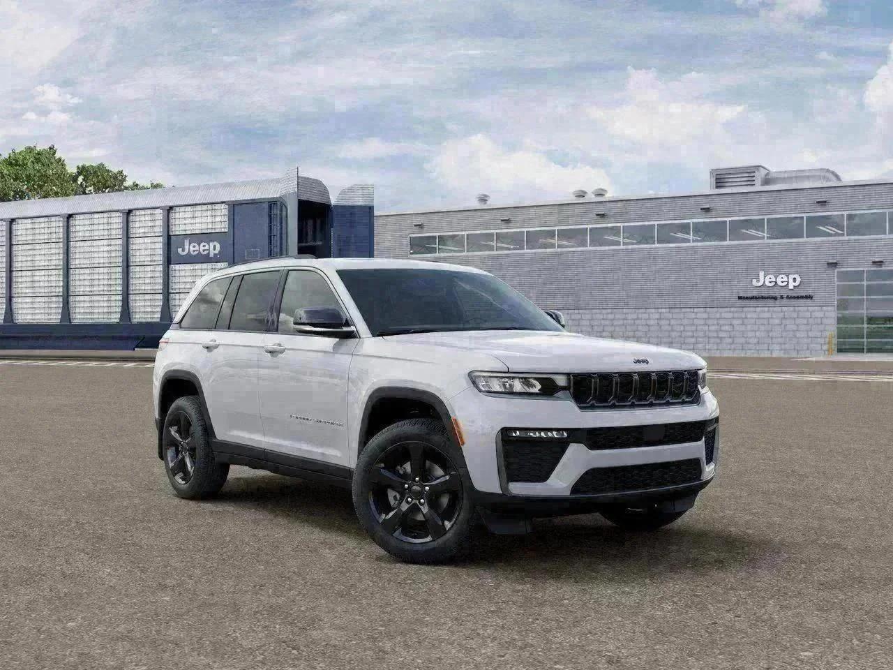 New 2026 Bright White Clear-Coat Exterior Paint Jeep Limited image 5