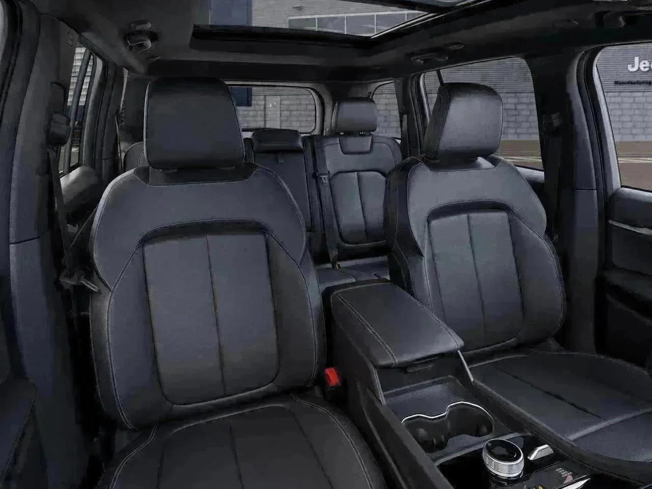 New 2026 Bright White Clear-Coat Exterior Paint Jeep Limited image 16