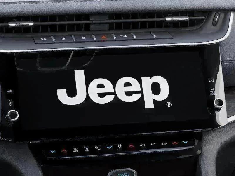 New 2026 Bright White Clear-Coat Exterior Paint Jeep Limited image 18
