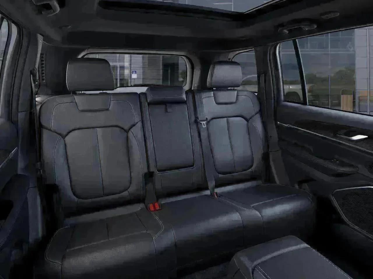 New 2026 Bright White Clear-Coat Exterior Paint Jeep Limited image 15