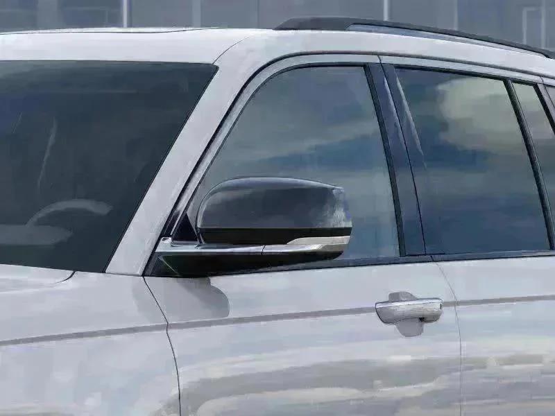 New 2026 Bright White Clear-Coat Exterior Paint Jeep Limited image 38